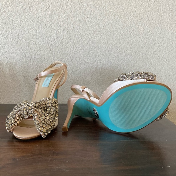 NWOT Betsey Johnson bow heels - Picture 5 of 8